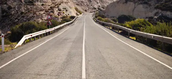 キプロスの駐車場のあるホテル