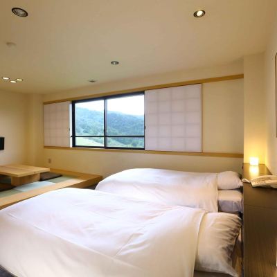 ツインルーム(シャワー付) 万座温泉 日進舘 クーポン