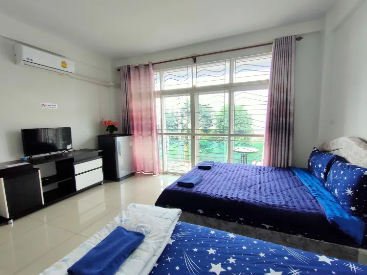 ห้องพักสำหรับสามท่านพร้อมลานระเบียง