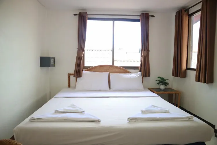 ห้องขนาดเล็ก เตียงใหญ่