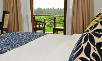 Ruins Chaaya Hotel - Housity