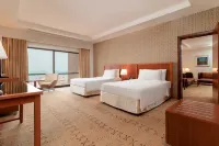 Holiday Inn SUITES KUWAIT SALMIYA by IHG Hotele w: 
