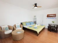 Brizo Hotel & Beach Resort Hotele w: Bataan