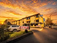 Island Travel Inn