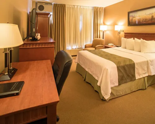 Quality Inn & Suites PE Trudeau Airport Hotels in Dorval