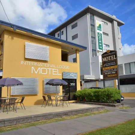 International Lodge Motel Отели в г. Маккай