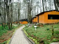 Great Panorama Lodge & Camp by Mhm Hotels in Ciater