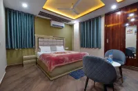 Hotel Violett Doors
