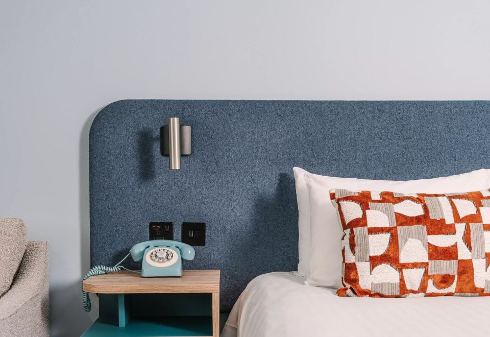 1张超大特大床至尊