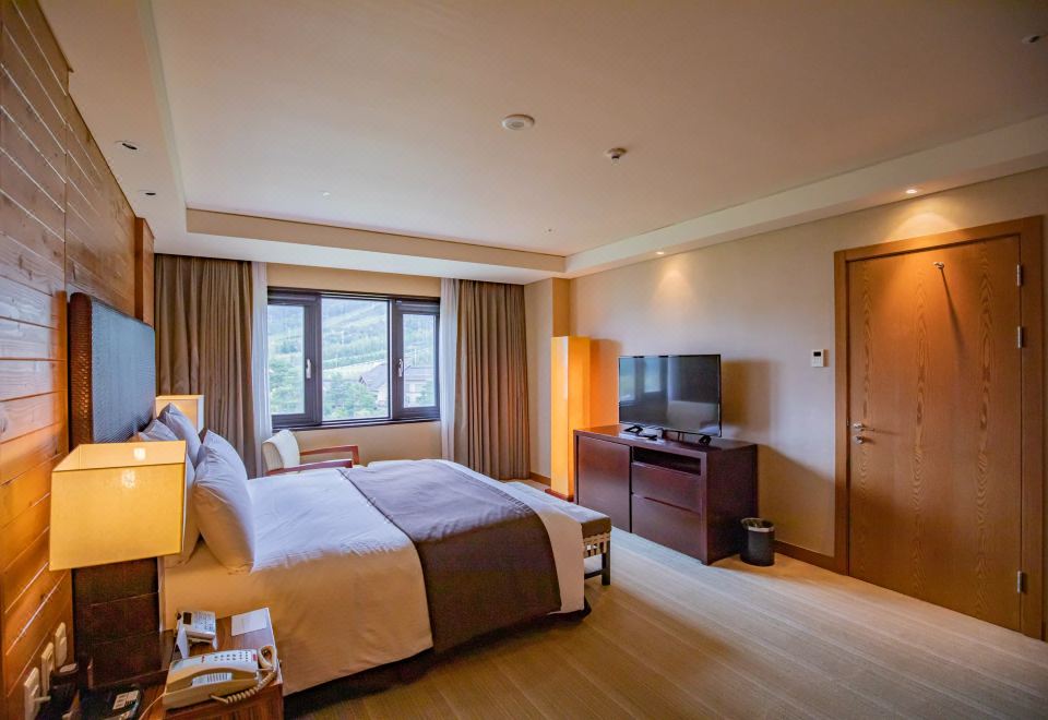 InterContinental Hotels ALPENSIA PYEONGCHANG RESORT by IHGAlpensia Suite