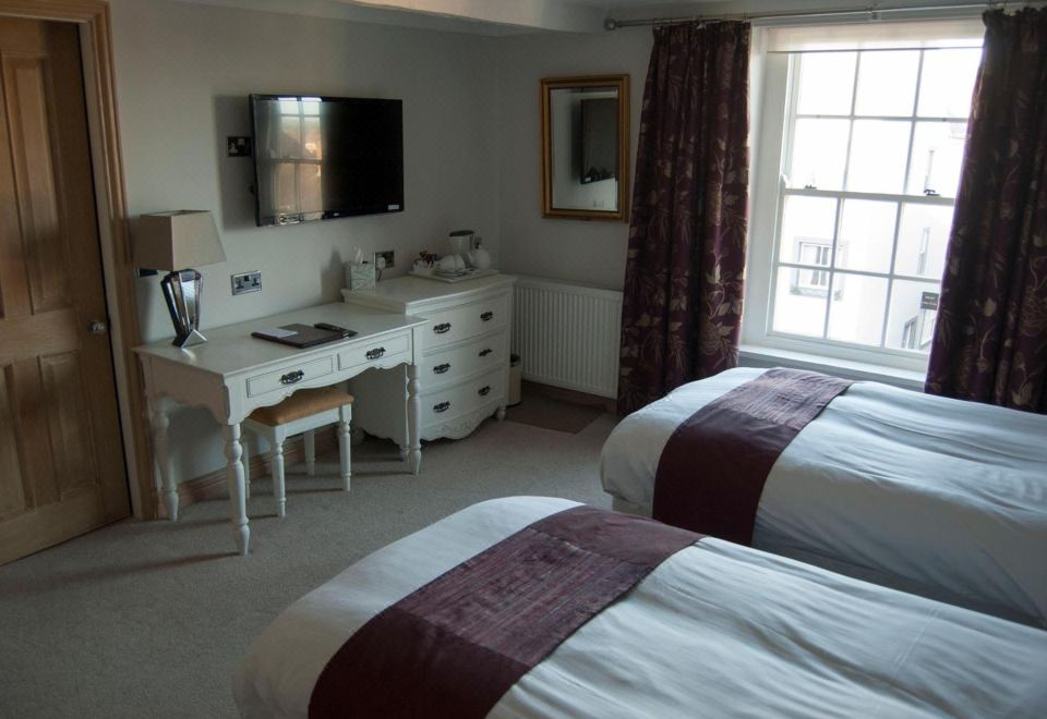 双人房（连通浴室）