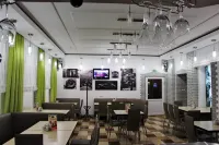 Molodezhnaya Hotel