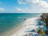 Holiday Inn Express & Suites PLAYA DEL CARMEN by IHG