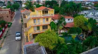 Residence Tropical Garden Hotel a 