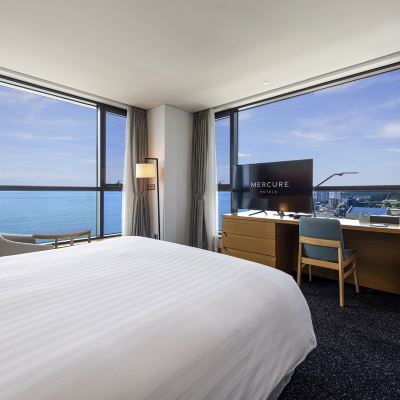 Deluxe Room With Panoramic Ocean View Features 1 Double Bed 머큐어 앰배서더 울산 쿠폰