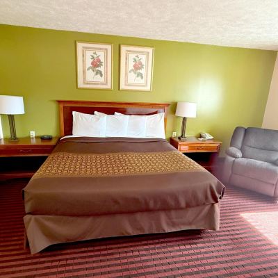 Standard King Room Cadillac Inn Promo Code