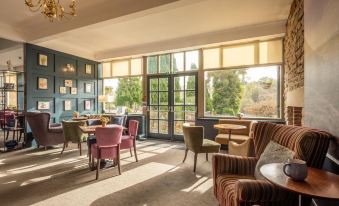 George Hotel - Housity