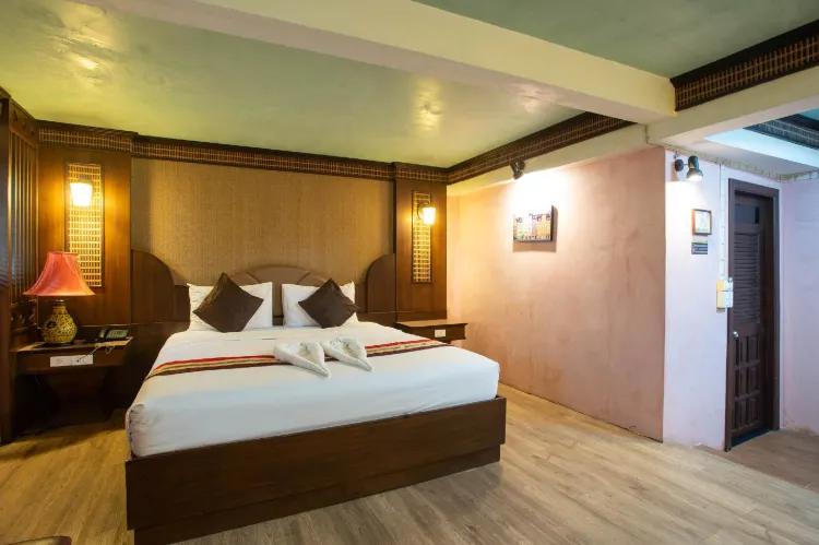 ห้องซูพีเรียร์ เตียงใหญ่ 1 เตียง