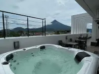 J Spazio Apartelle and Cafe 塔瓦科住宿飯店