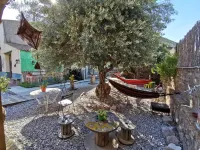 Mucha Masia Hostel Rural-Urbà Hoteles en 