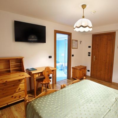 Standard Double or Twin Room Des Alpes Promo Code