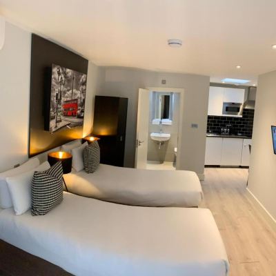 Deluxe Twin Room Axiom W6 Hotel Promo Code