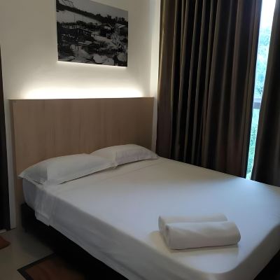Standard Deluxe Double Room Kupon Place2Stay at Sri Aman