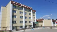 Gostinitsa Akademicheskaya Hotel のホテル