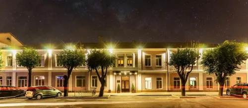 Molodezhnaya Hotel
