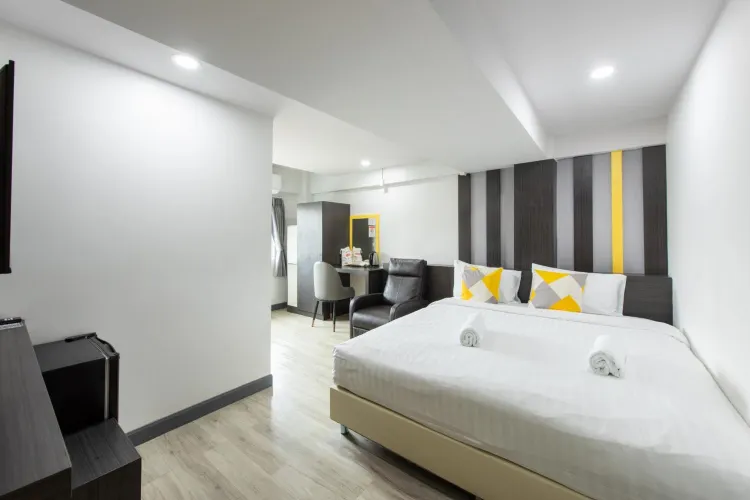 ห้องซูพีเรียร์ เตียงใหญ่ 1 เตียง