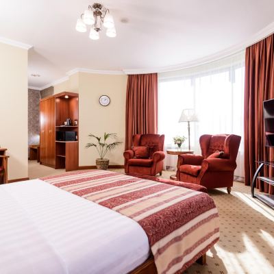 Studio Double Bed Room Avalon Promo Code