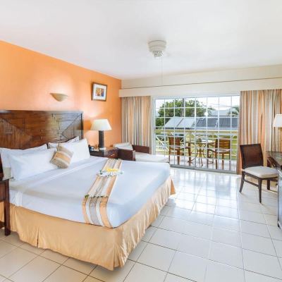 Executive Junior Suite Bay Gardens Hotel Promo Code