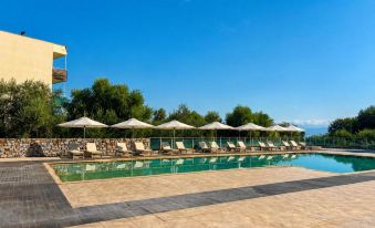 Belle Helene Hotel - Housity