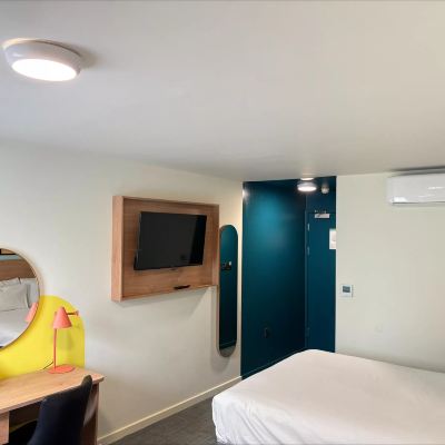 I King Standard Redwings Lodge Wolverhampton Central Promo Code