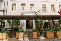 Dome Hotel