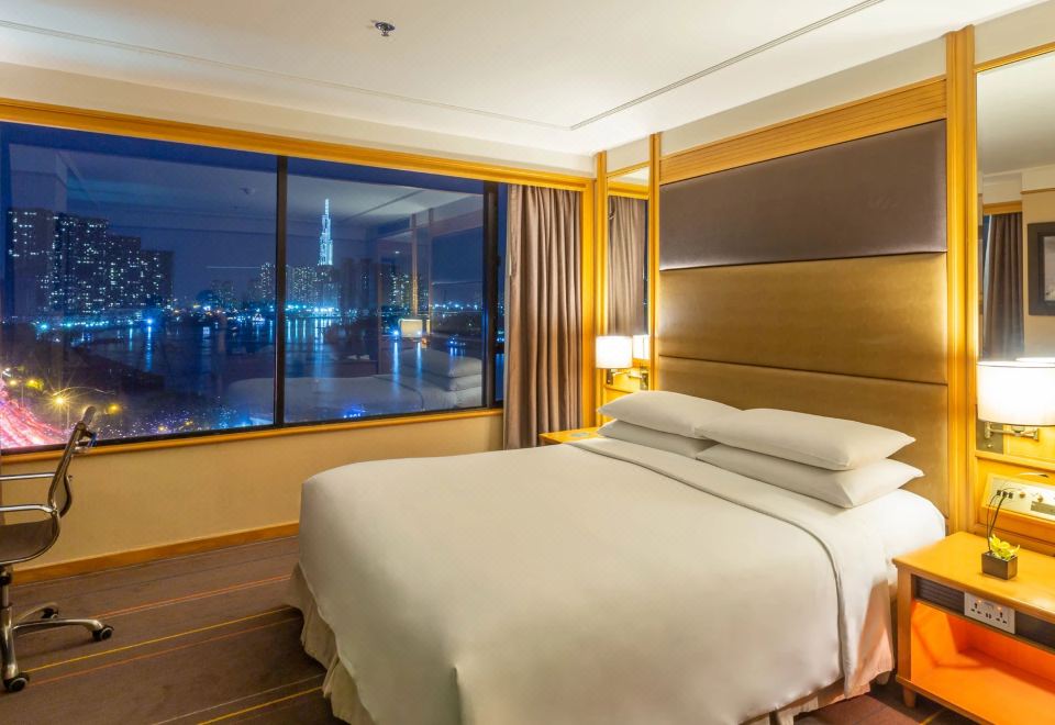 Renaissance Riverside Hotel SaigonClub level Executive King Studio