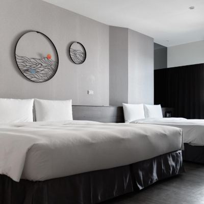 Traveler Quadruple Room Lounge Hotel Promo Code