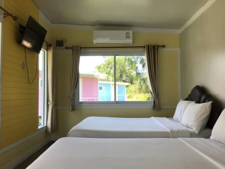 ห้องสแตนดาร์ด 4 ที่นอน