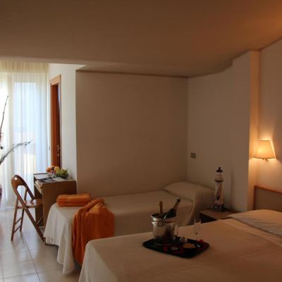 Quadruple Room Hotel Antares Promo Code