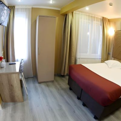 Economy Double Room Hotel Phenix Promo Code