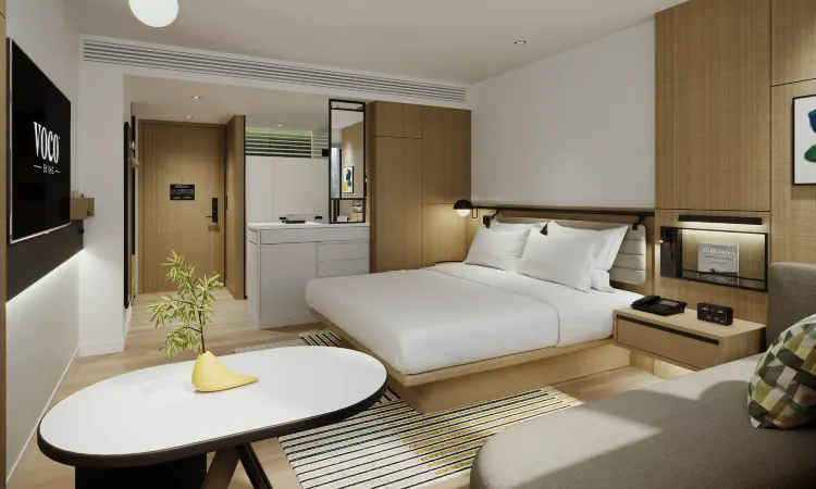 Deluxe King Room With Balcony And Courtyard View