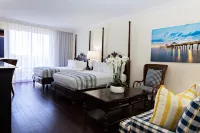 Inn at Pelican Bay Hotels in 