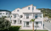 Quattro Suites Отели в г. 