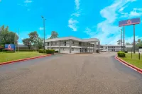 Motel 6 Texarkana, TX