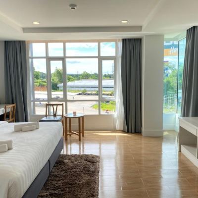Deluxe King Room Avada Hotel Promo Code