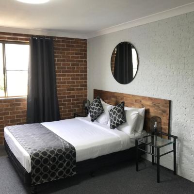 Deluxe Double Room with Balcony Coffs Shearwater Motel Promo Code