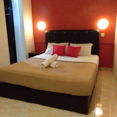 Standard Queen Room Hotel Centrepoint Promo Code