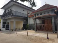 Selaras Kost Syariah Hotel a Peterongan