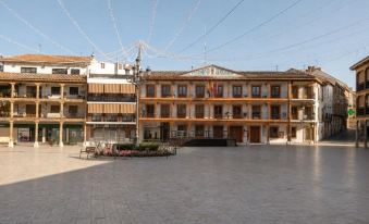 Hostal Ciempozuelos, cerca del Parque Warner y Madrid - Housity