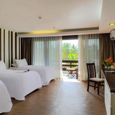 Standard Triple Room Kupon Damai Beach Resort